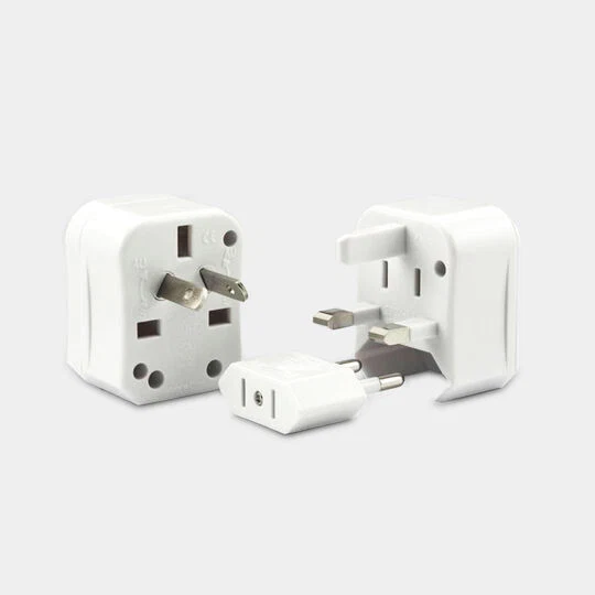 Selected UNIVERSAL ADAPTER WHITE Organic
