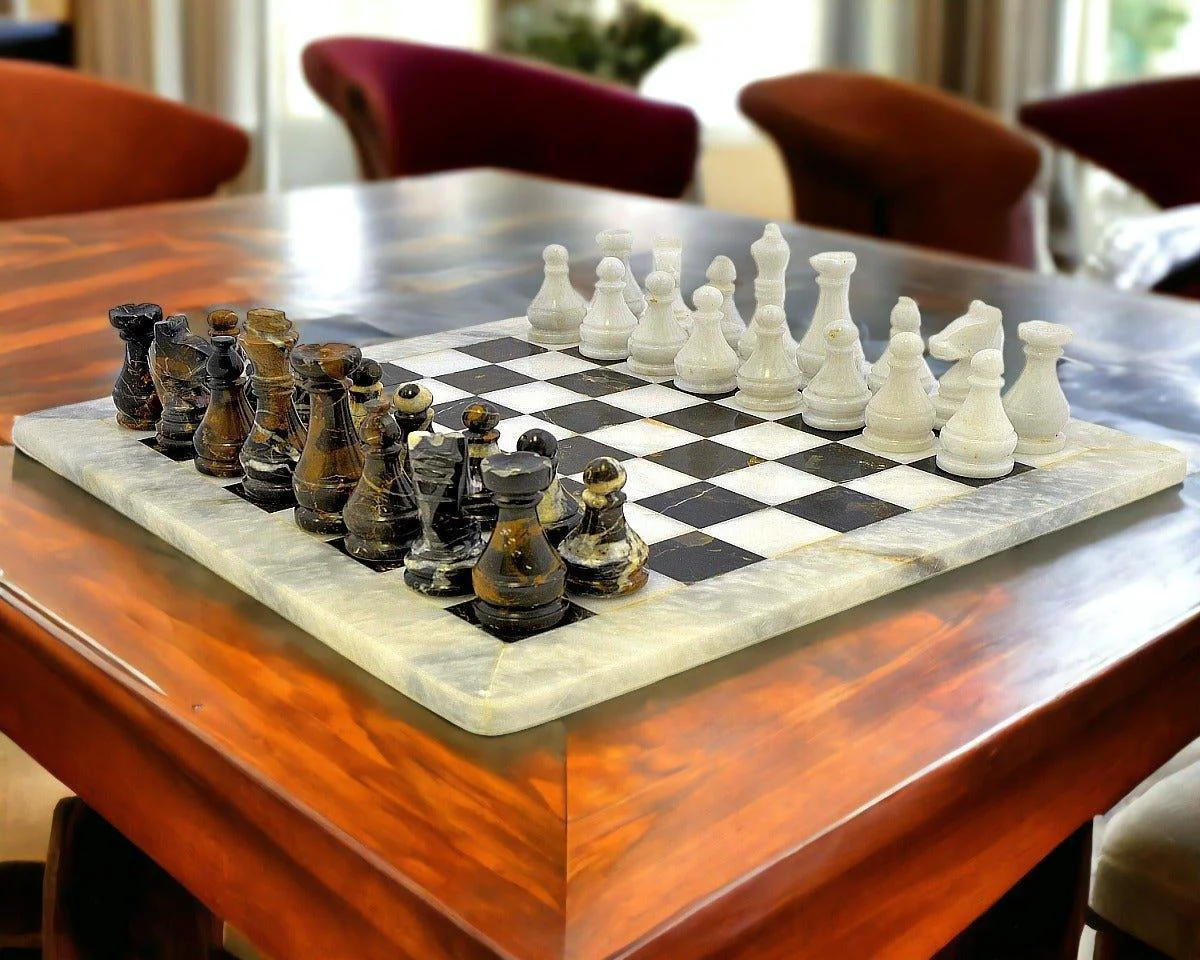 Long-Lasting Luxury Chess Set in Michelangelo and White Marble Innovative