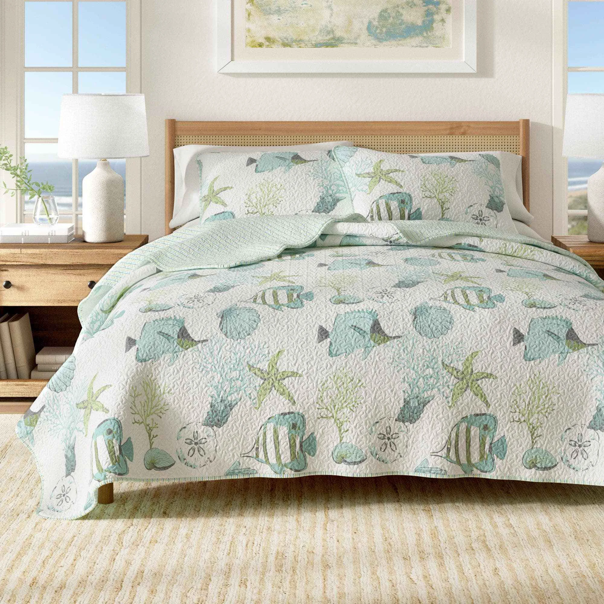 High-Quality Seaside Collection Quilt Set Traditional