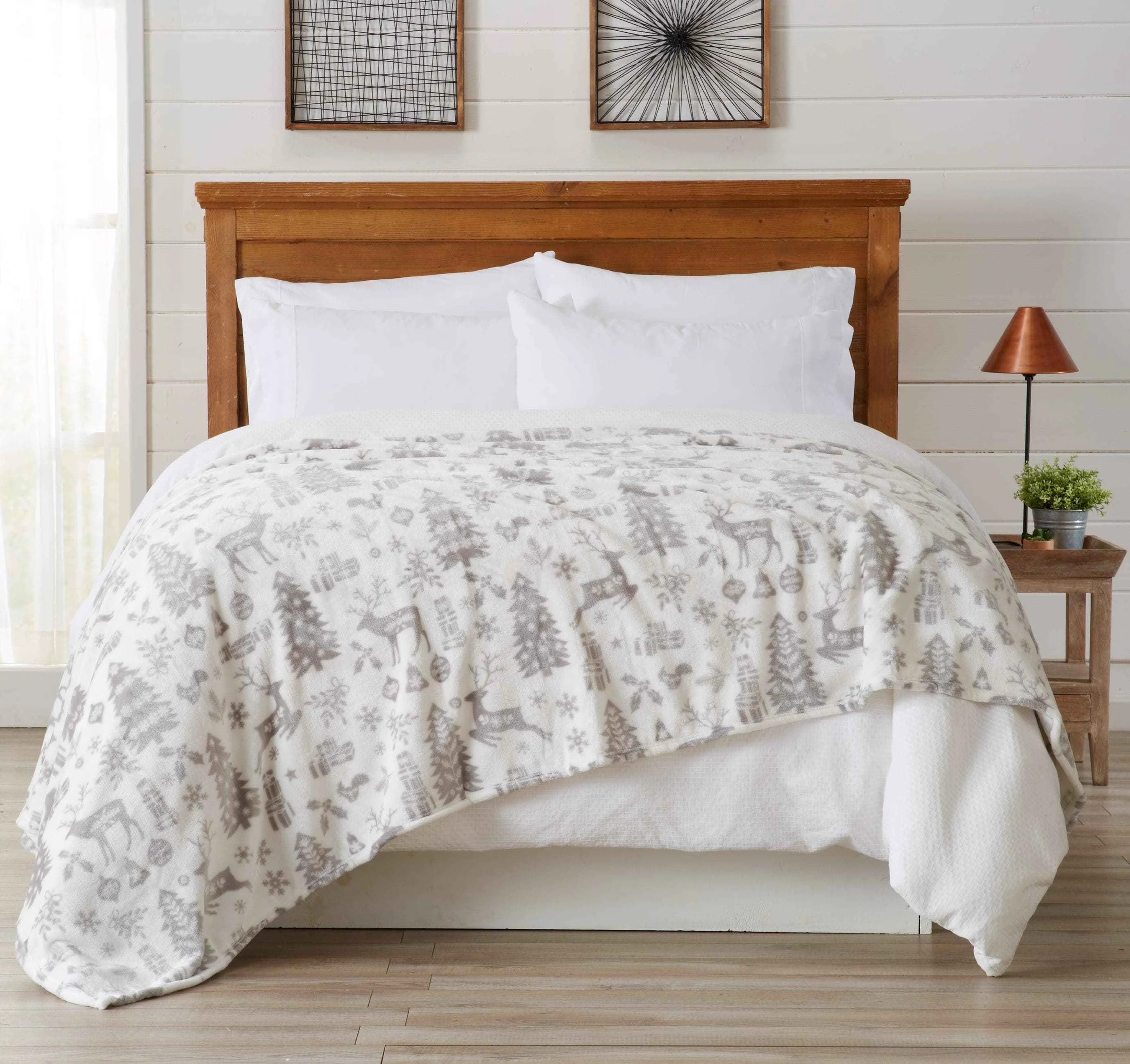Expertly Made Velvet Throw Blanket – Pearl Collection Consistent