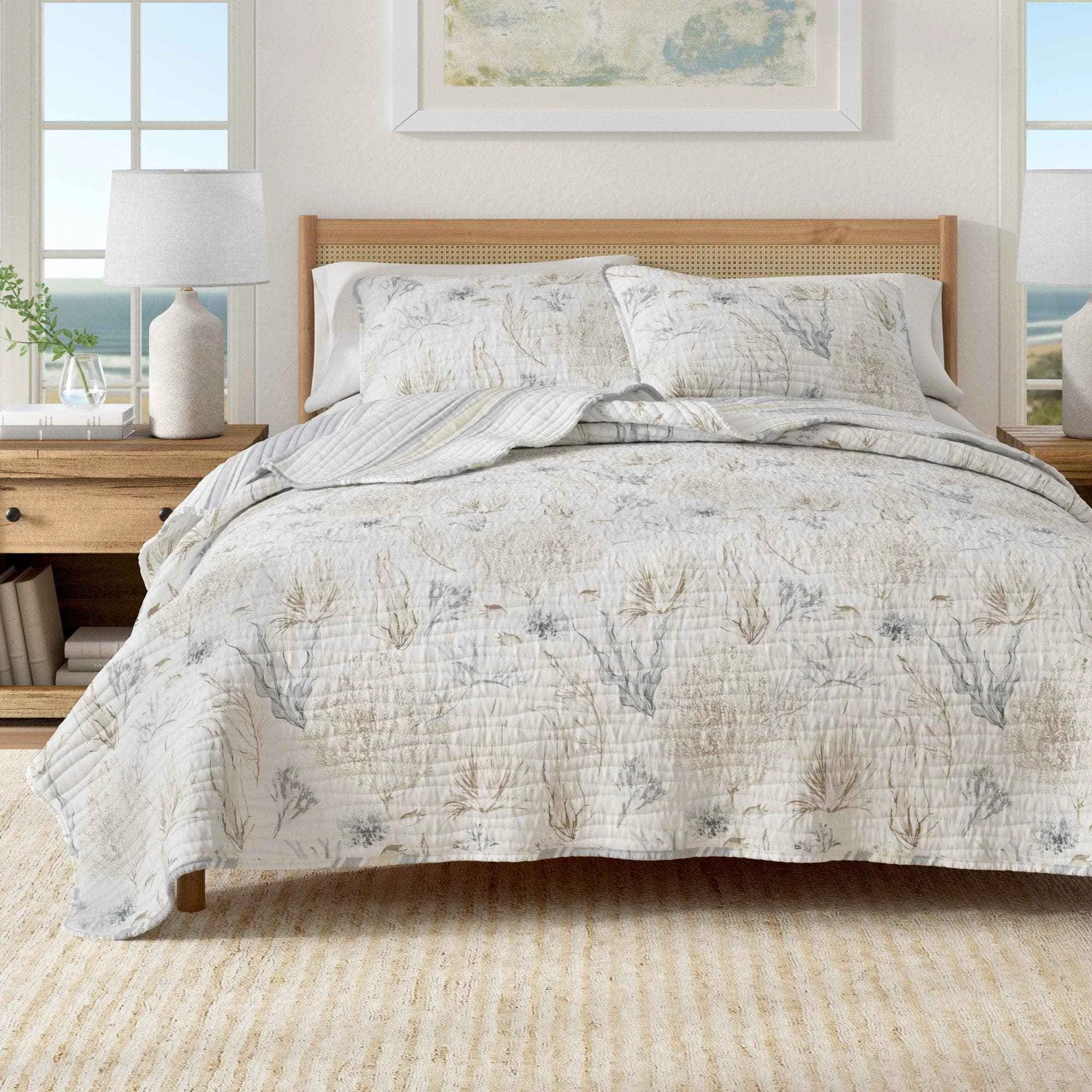 Stylish Coral Sea Maze Coastal Quilt Set – Newcomb Collection First-Class