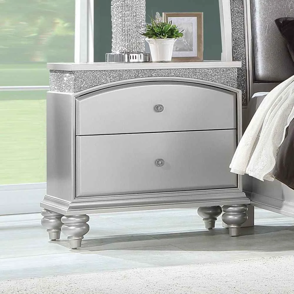 Casual Maverick – Nightstand – Platinum Exceptional