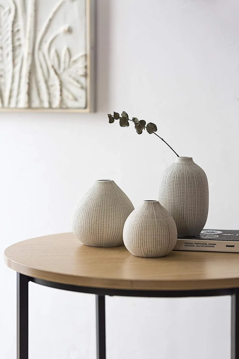 Fine Stoneware Textured Vase Convenient