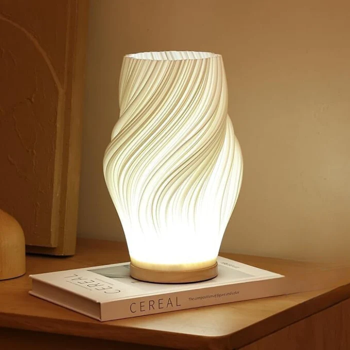 World-Class Crest Lamp Artisan