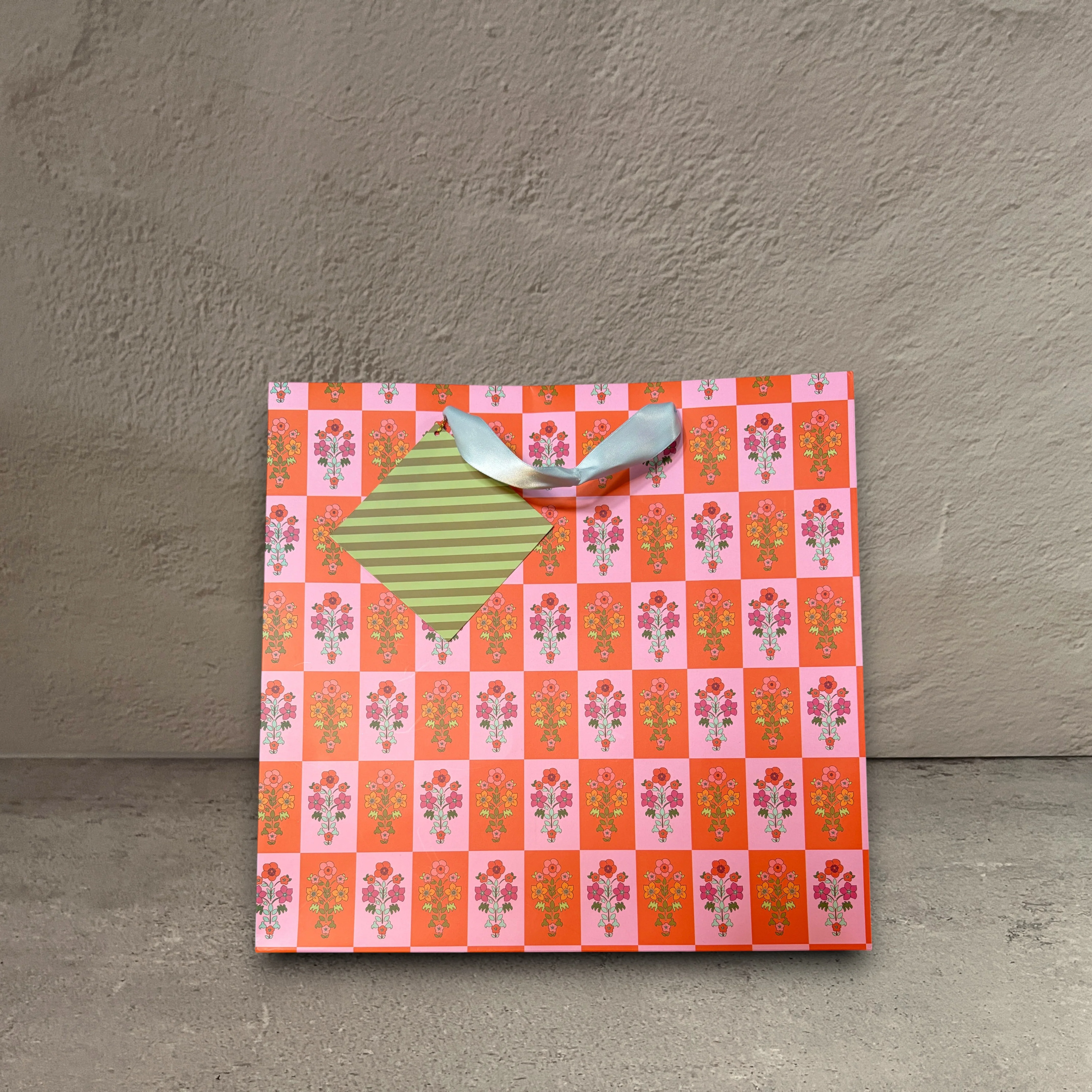 Top-Quality Large Gift Bag – Pink Ditsy Exceptional