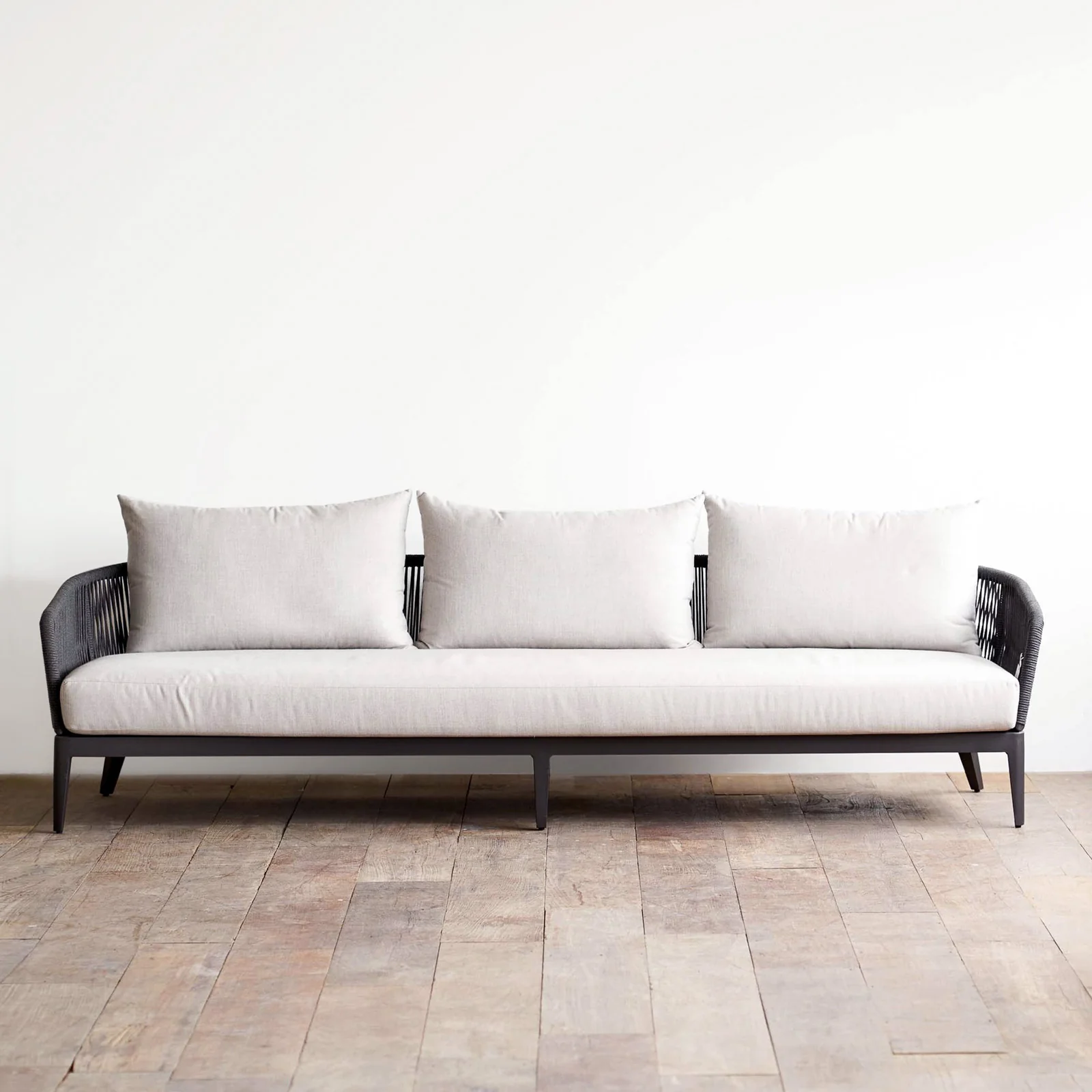 Classic Hamilton Outdoor Sofa 3 Seater Black Frame – Grey 252cm Professional