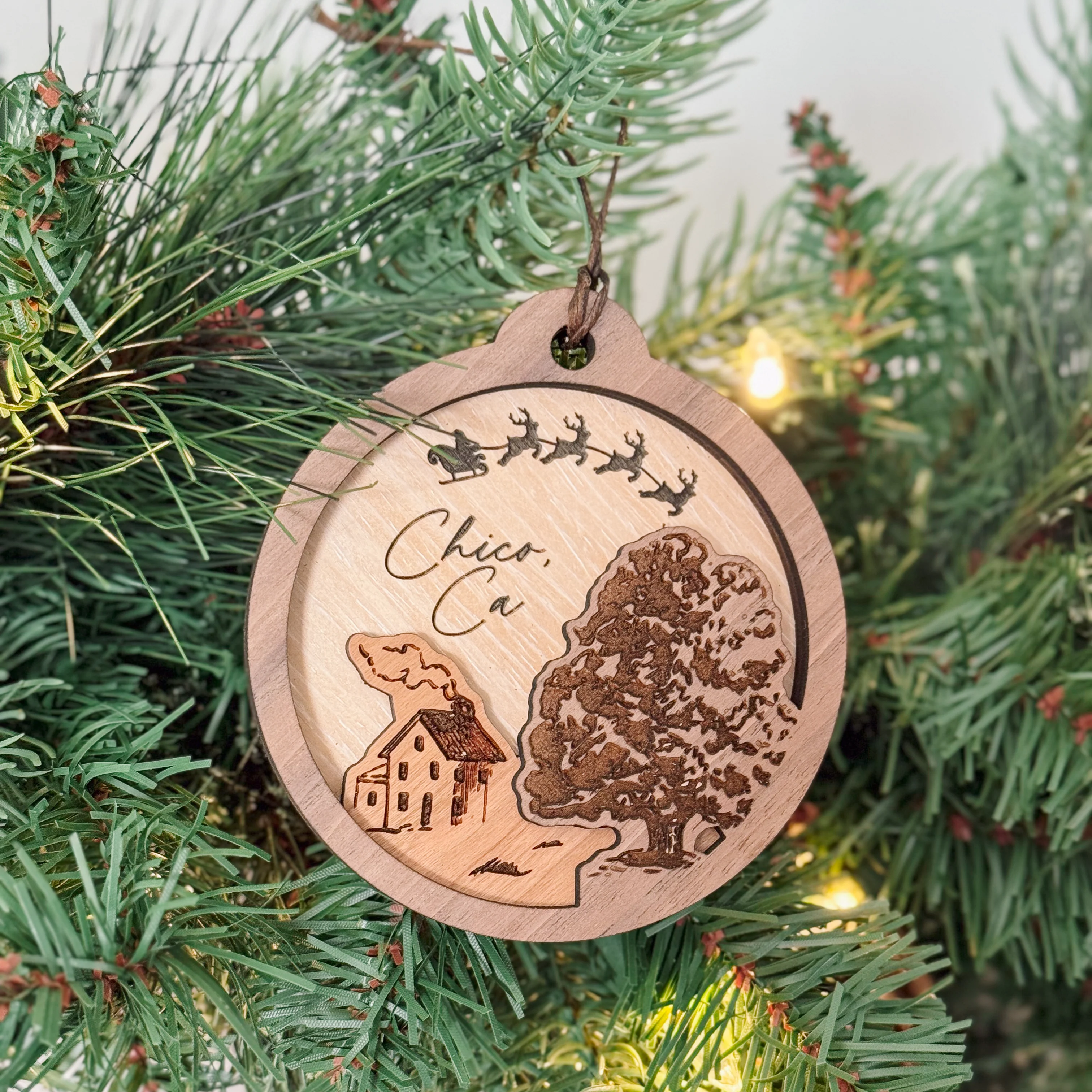 Recyclable Wooden Cottage Oak Tree 3 Layer Ornament Green
