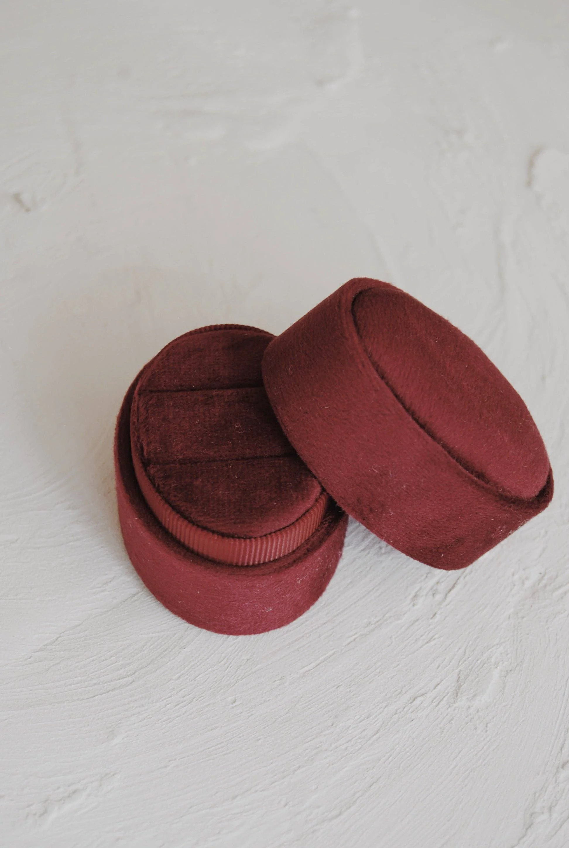 Durable Cranberry Ring Box Casual