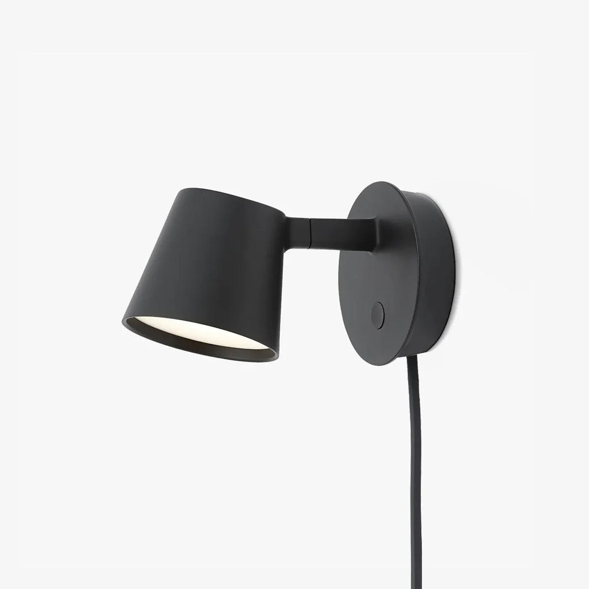 Superior Tip Plug-In Wall Lamp Classic
