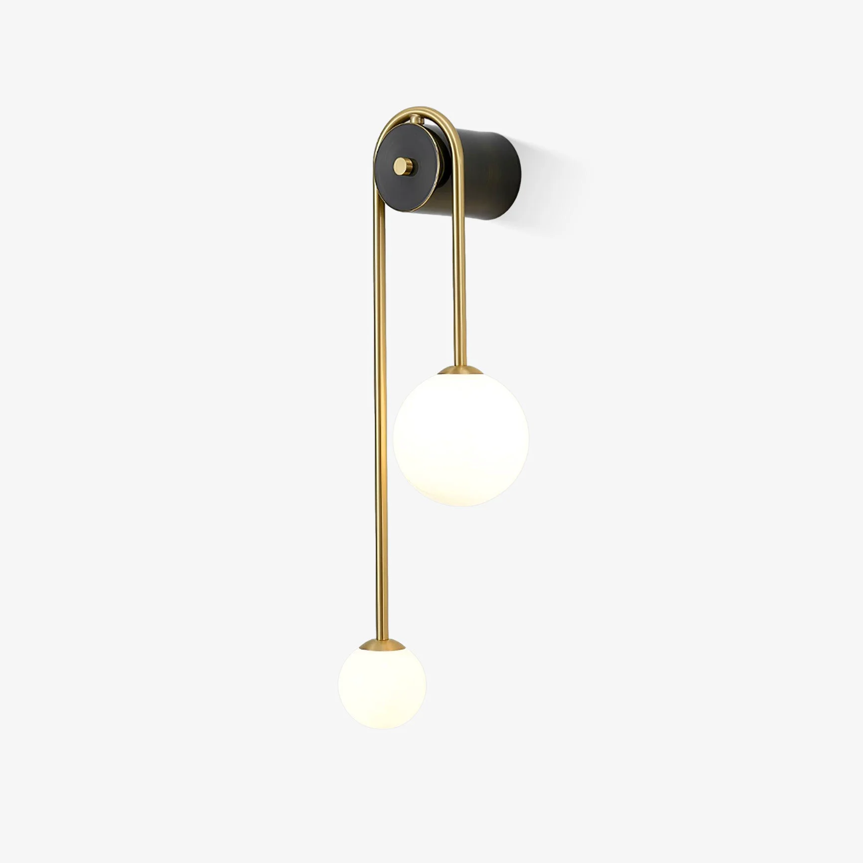 Minimalist Brass Arc Wall Light Advanced