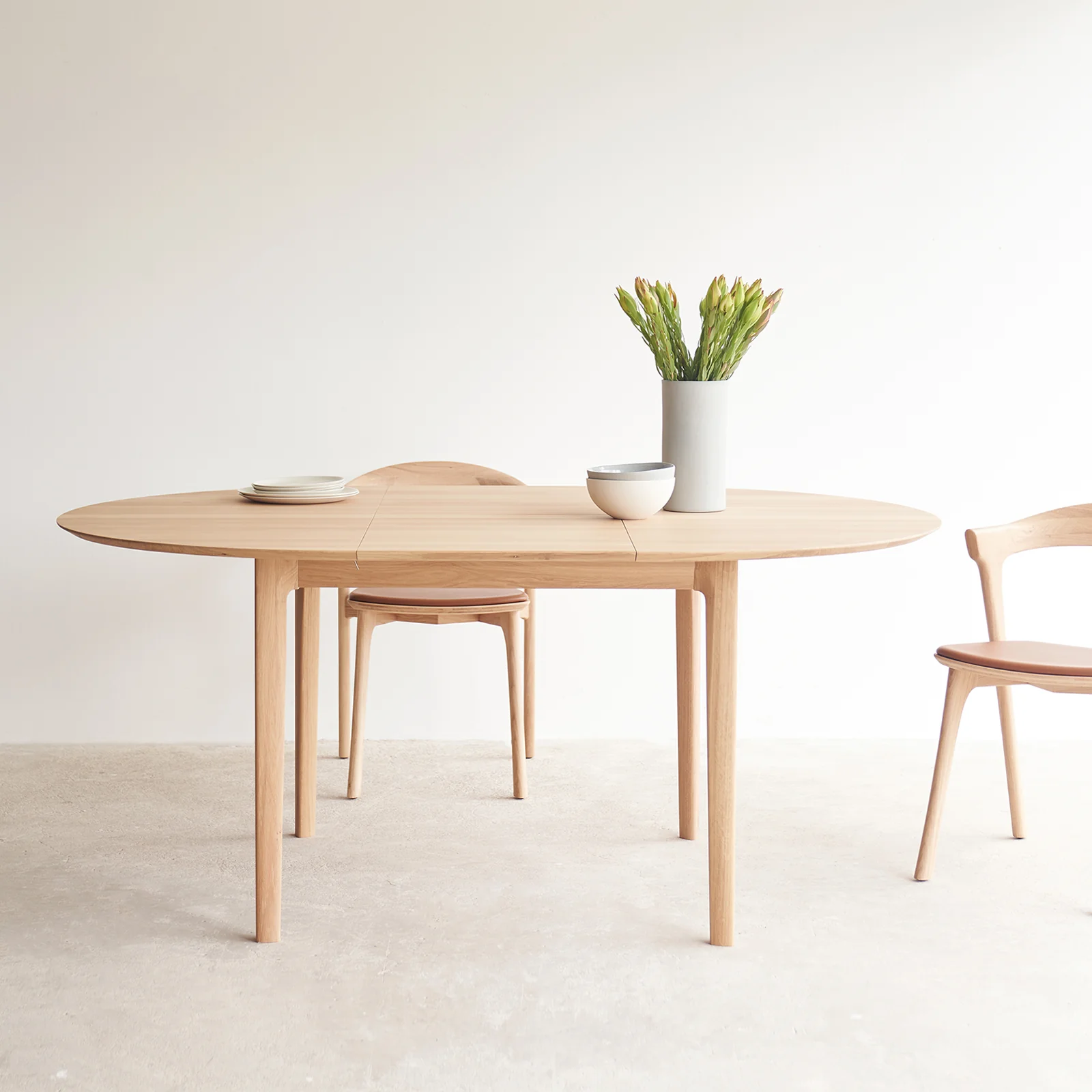 Green Bok Extendable Round Dining Table Oak Sophisticated