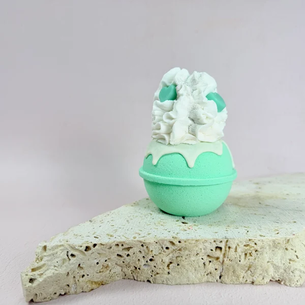 Clean Kayali Pistachio Gelato Bath Bomb Optimized