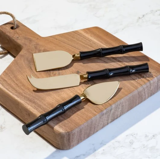 Powerful Black and Gold Cheese Knife 3-piece Set Clean