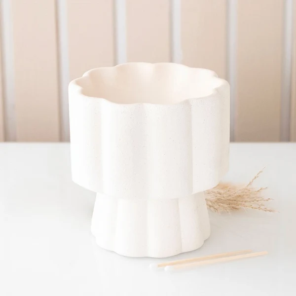 Long-Lasting Scalloped Pedestal Tealight Warmer Expertly Made