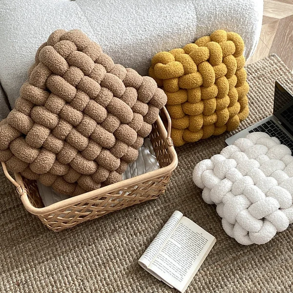 Enhanced Knot Decorative Cushion Proven