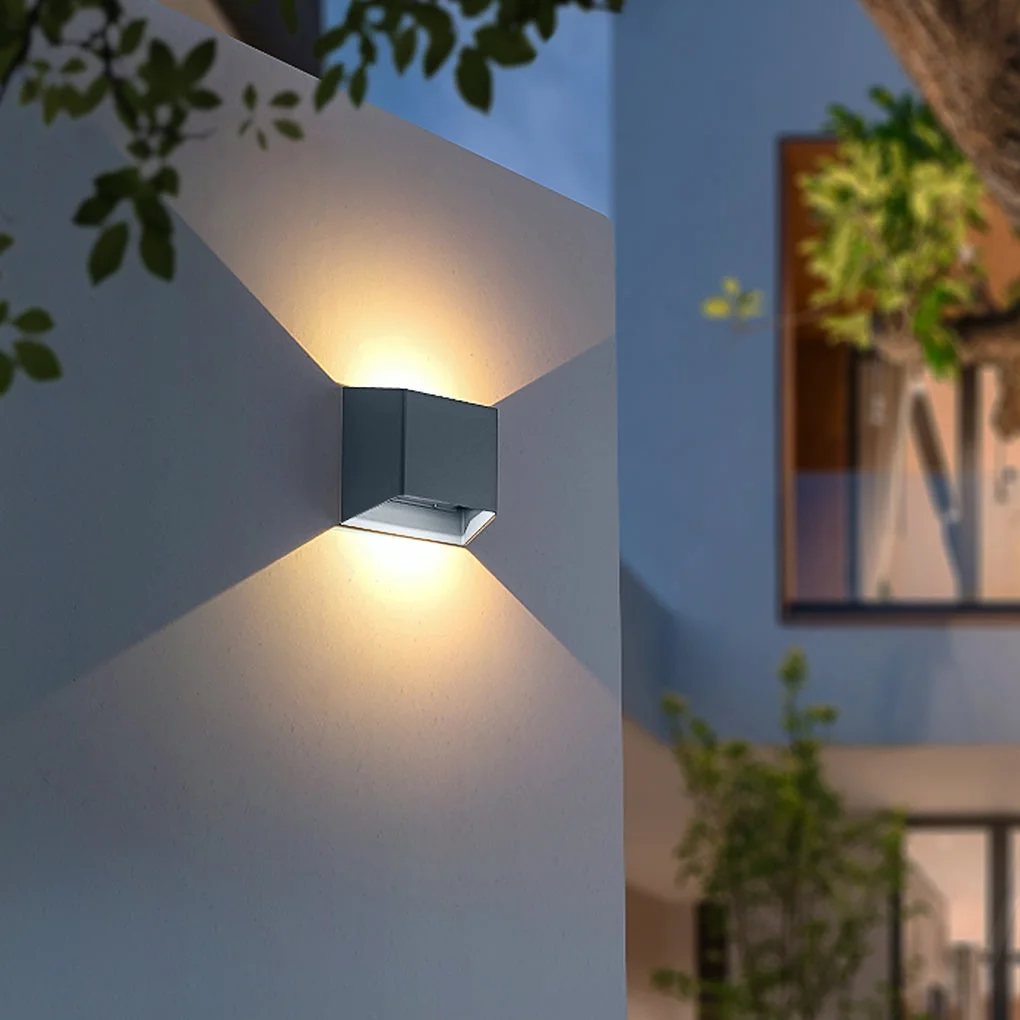 High-Quality Modern Minimalist Waterproof LED Wall Light for Outdoor Villa Courtyard Garden Trendy