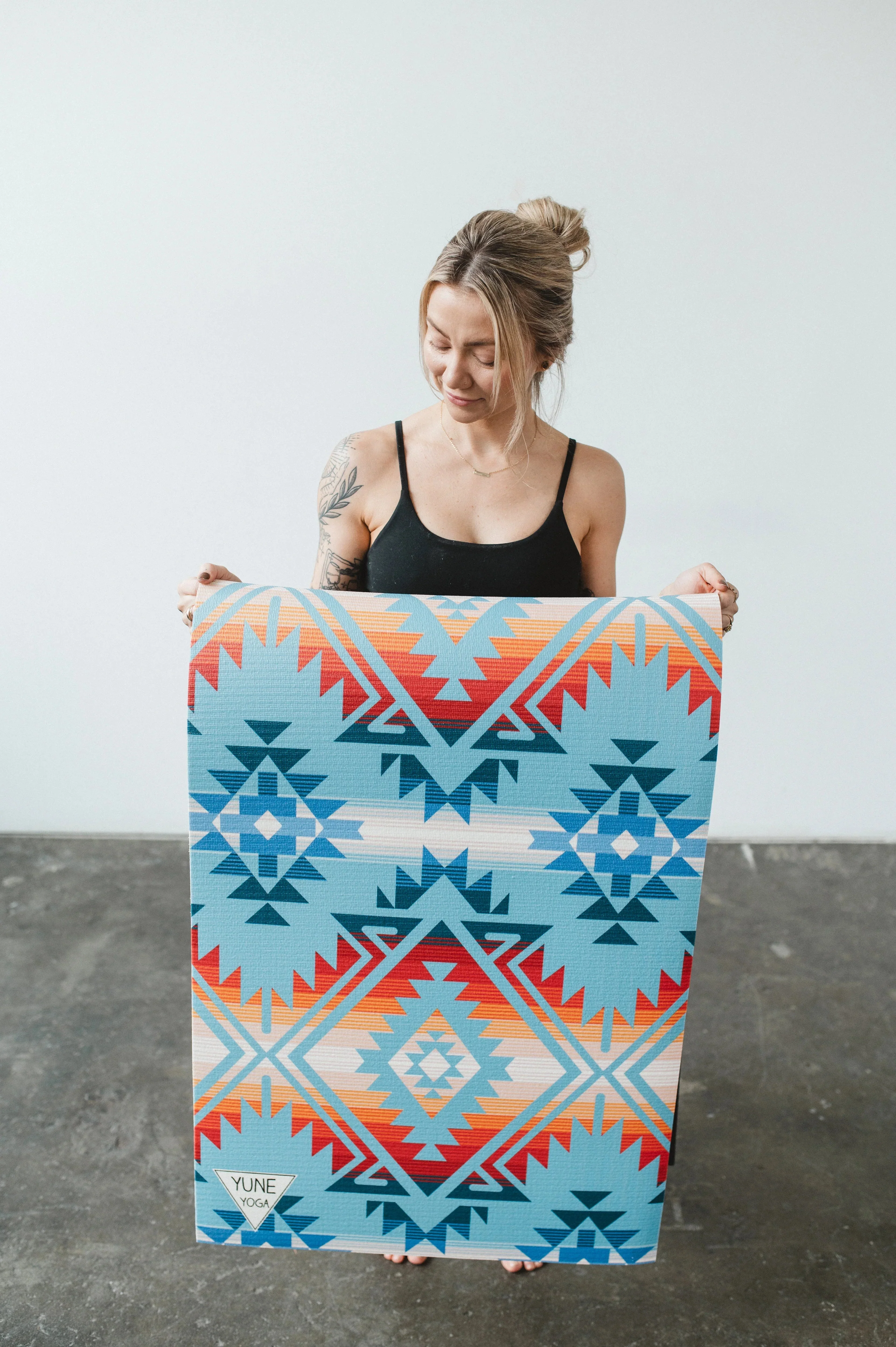 Prestigious Jerome Turquoise Yoga Mat – 6 mm Extra Thick Double-Sided Non-Slip Eco-Friendly PER with Turquoise Water-Inspired Design Yune Yoga Expertly Made