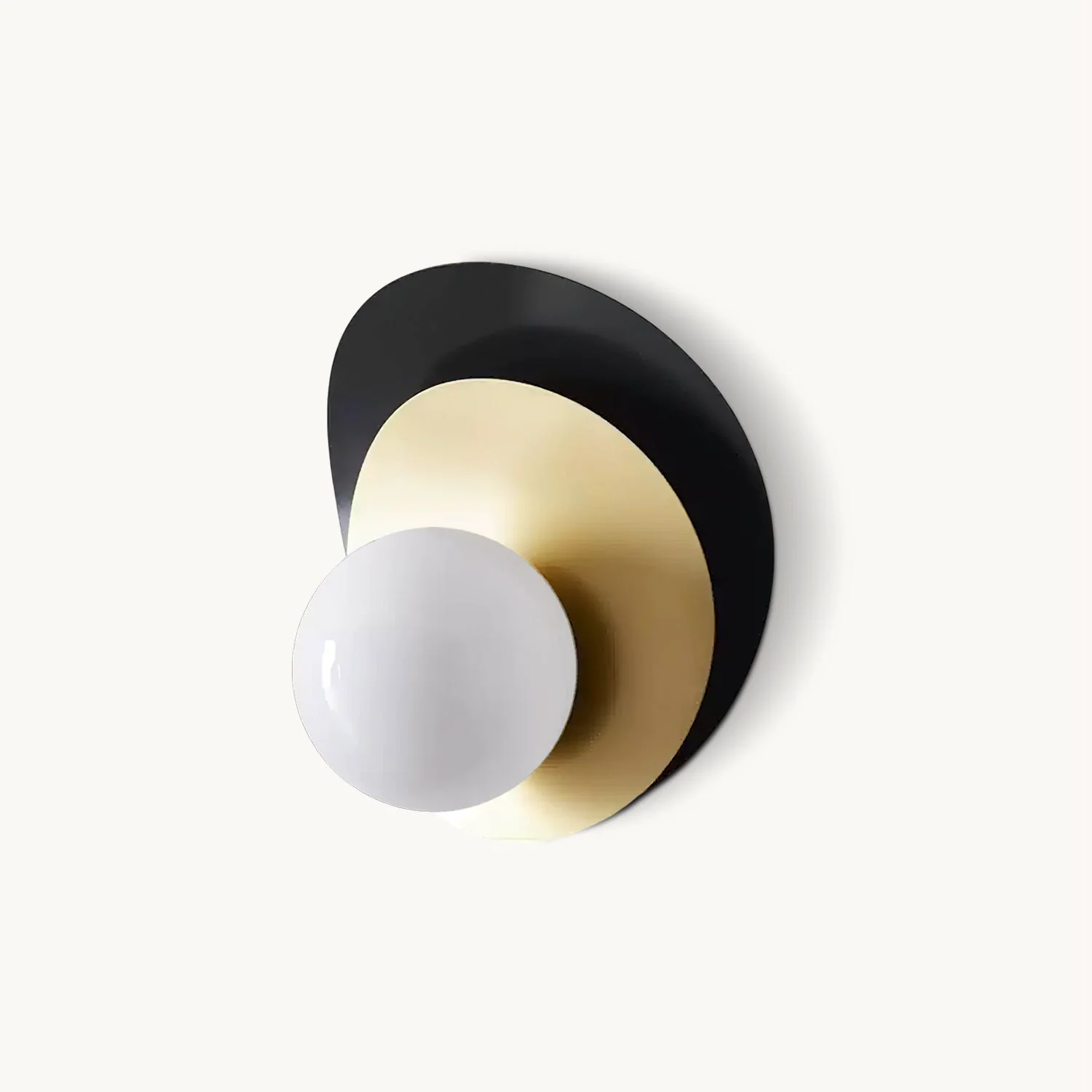 Minimalist Olivia Wall Lamp Relaxed