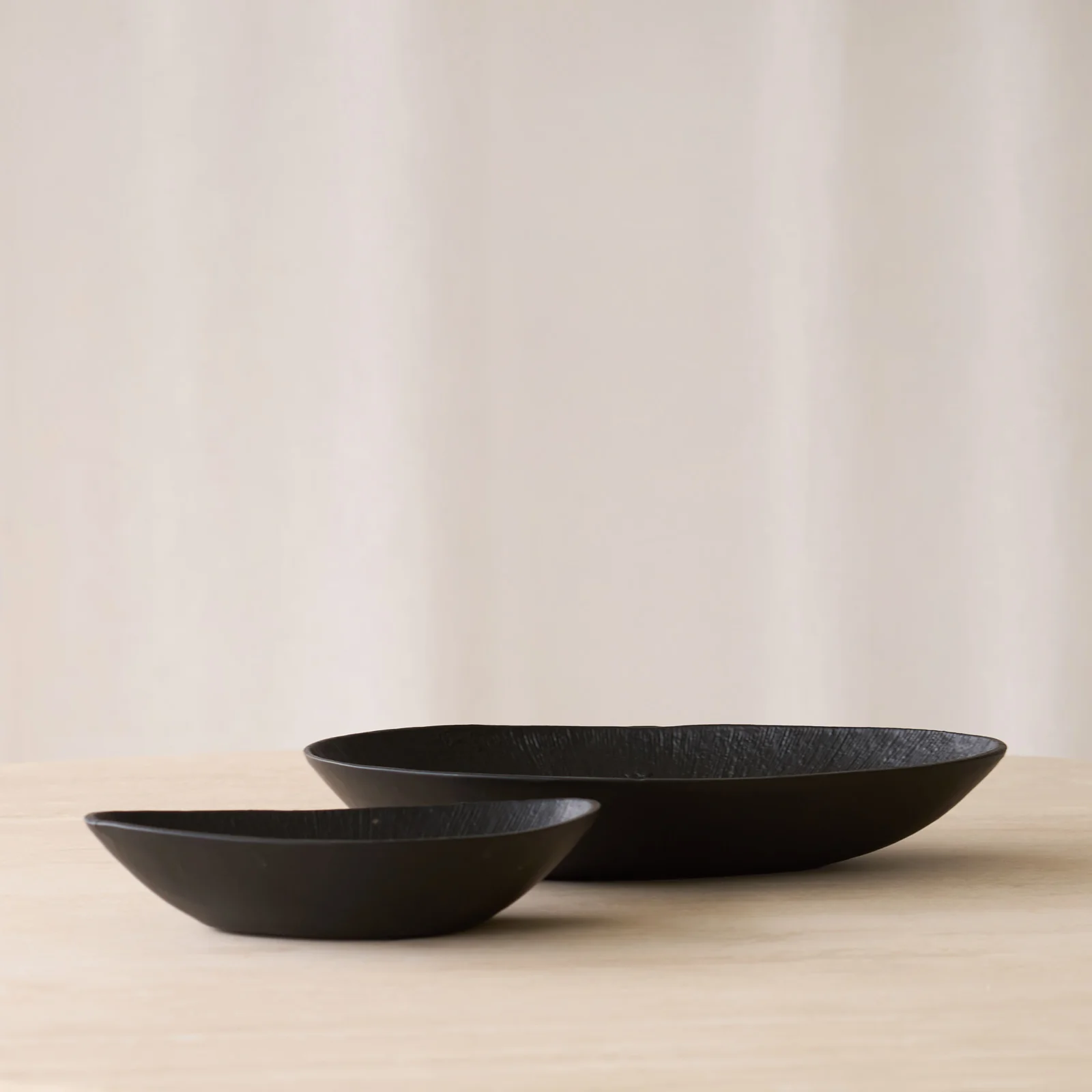 Superior Benjamin Metal Dish Black Practical