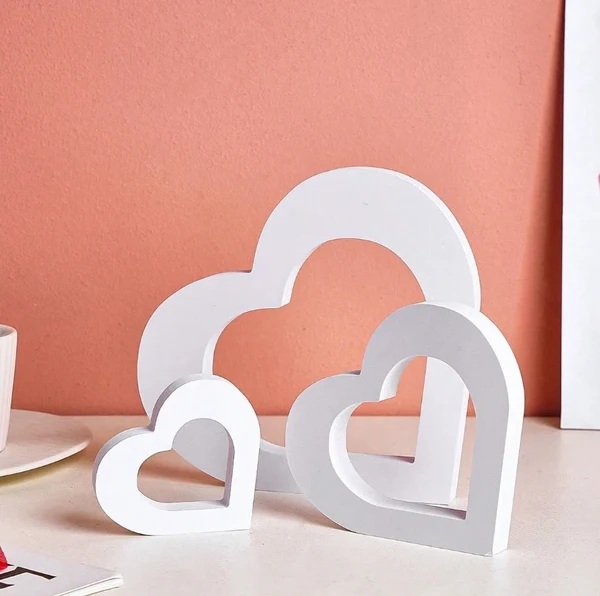 Durable 3-Piece White Heart-Shaped Decorative Set Official