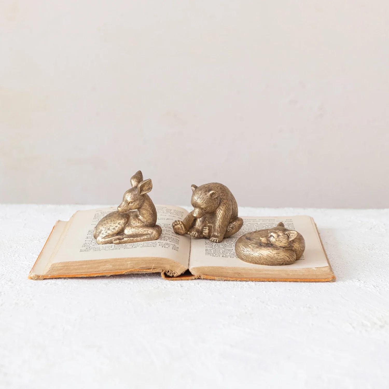 Certified Gold Resin Sleepy Animals 2.5 x 2.75 Clean