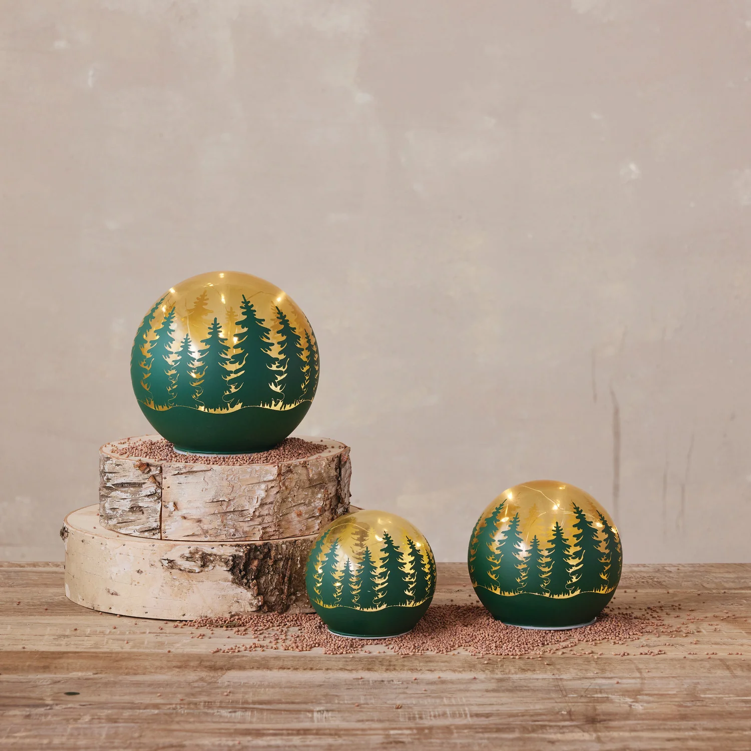 Top-Quality Forest Scene Glass Ball with LED Lights World-Class