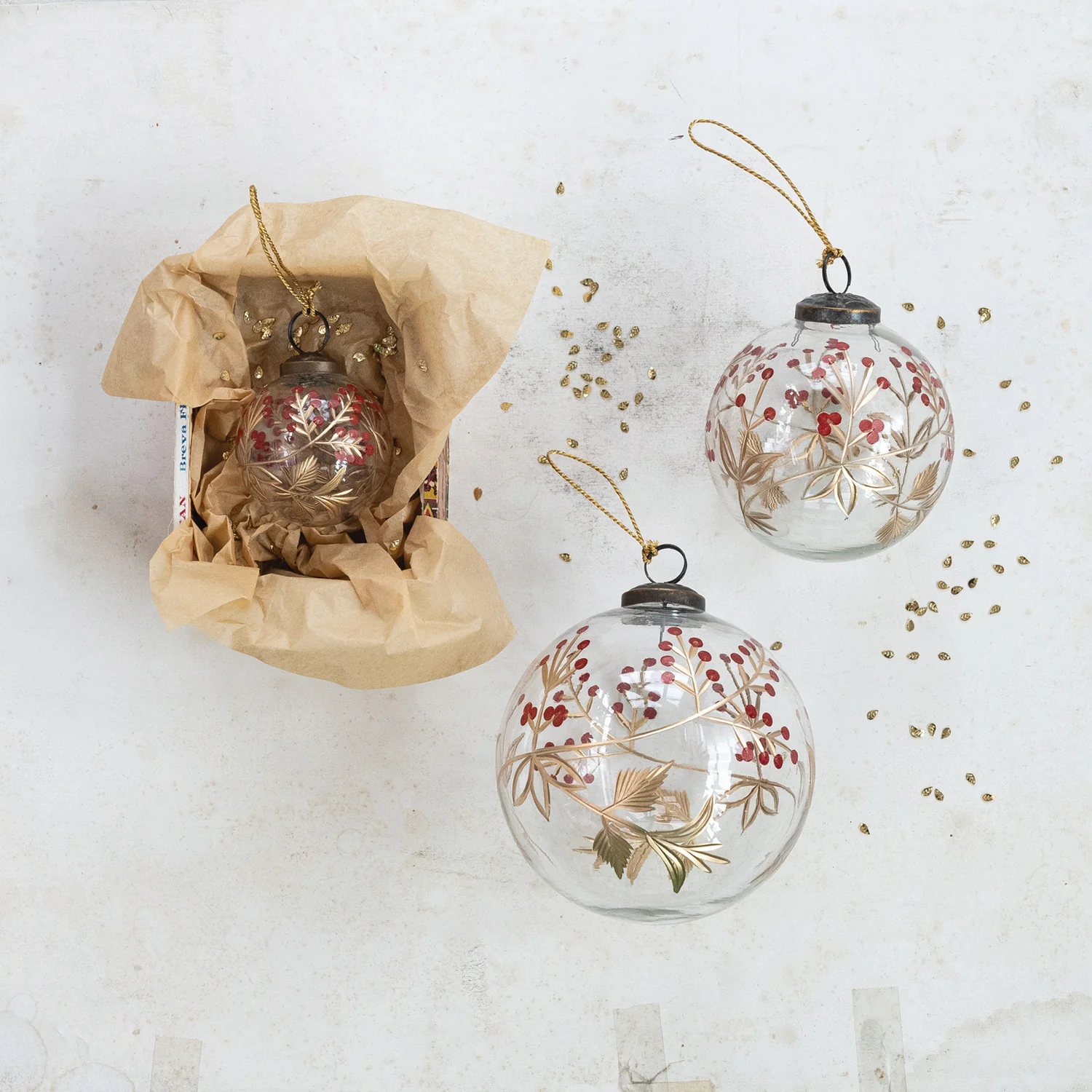 Minimalist Glass Etched Hand-Painted Red Berries Golden Leaves Ornament Elite