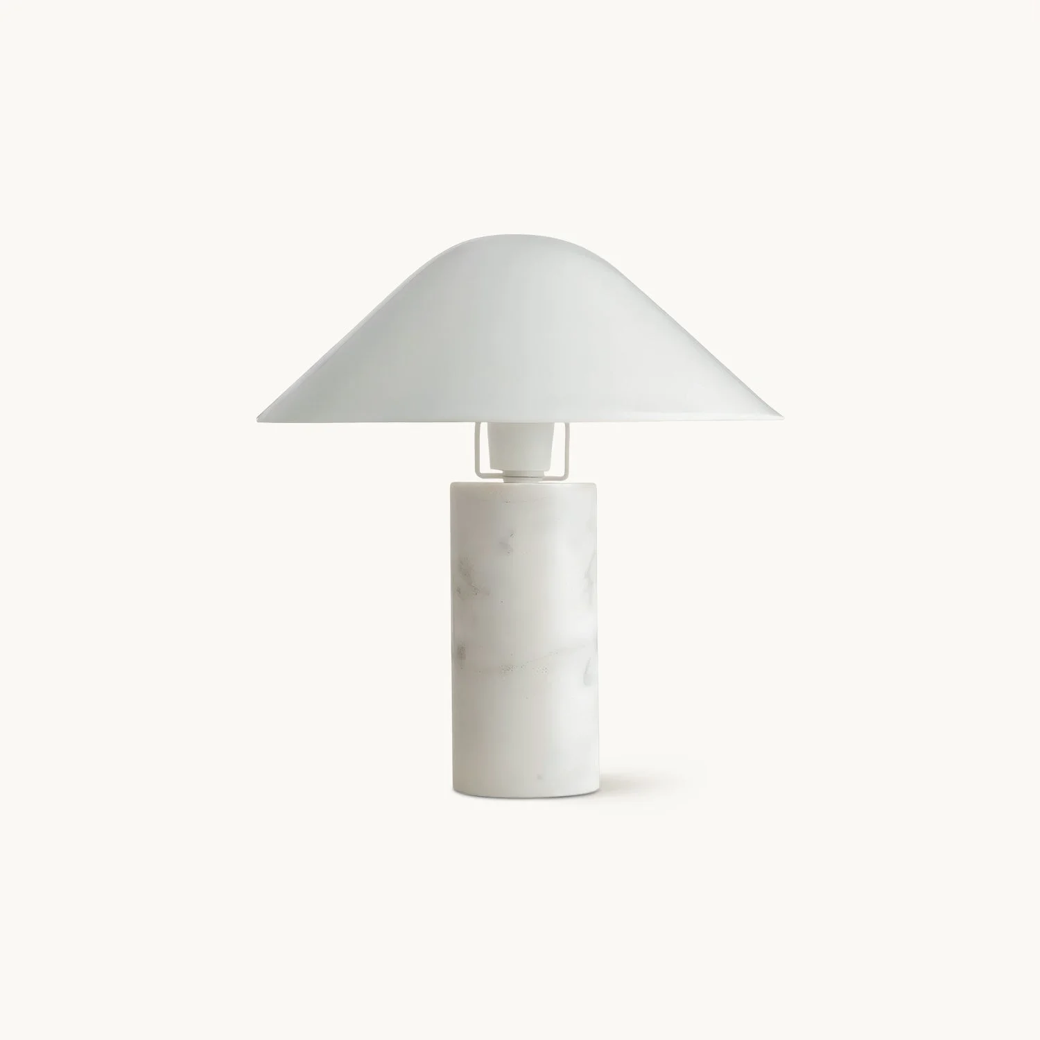 Fine Crafted Grote Table Lamp Minimalist