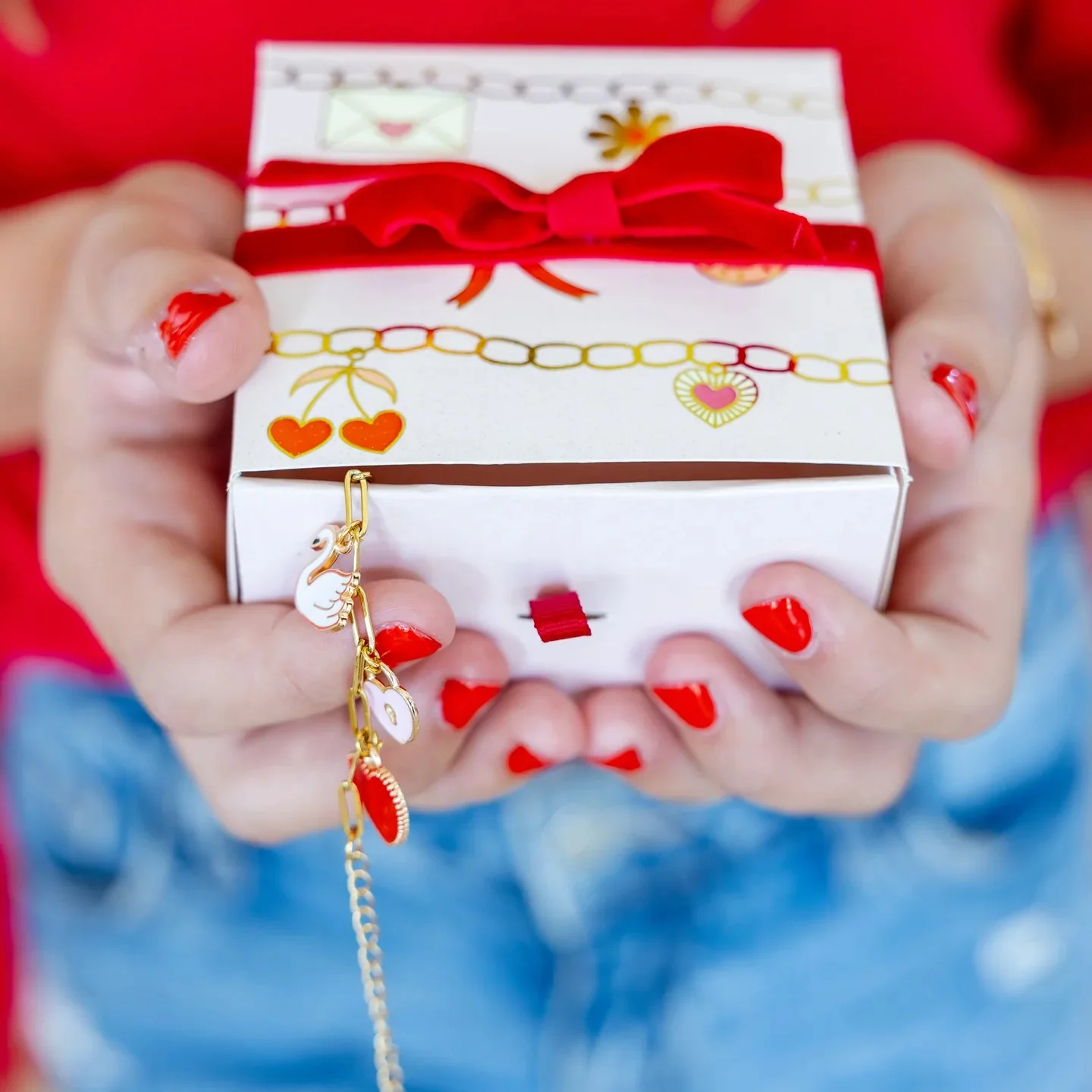 Prestigious Valentines Day Charm Bracelet Kit Enhanced