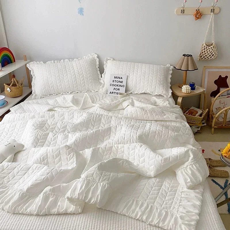 Exclusive Cozy Ruffles Bedding Set Expertly Made