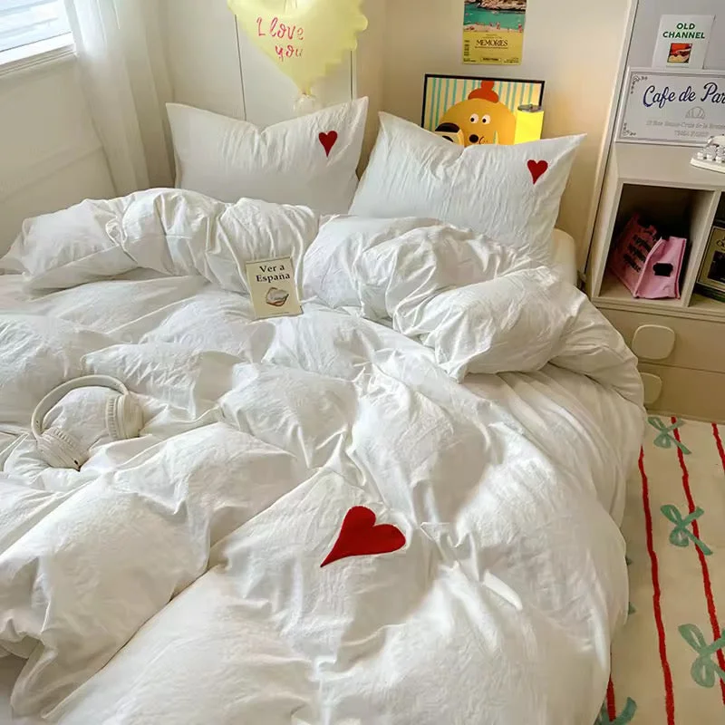 Consistent White Heart Coquette Bedding Set Stylish