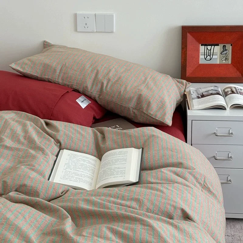 Specialty Red Beige Striped Cotton Bedding Set Minimalist