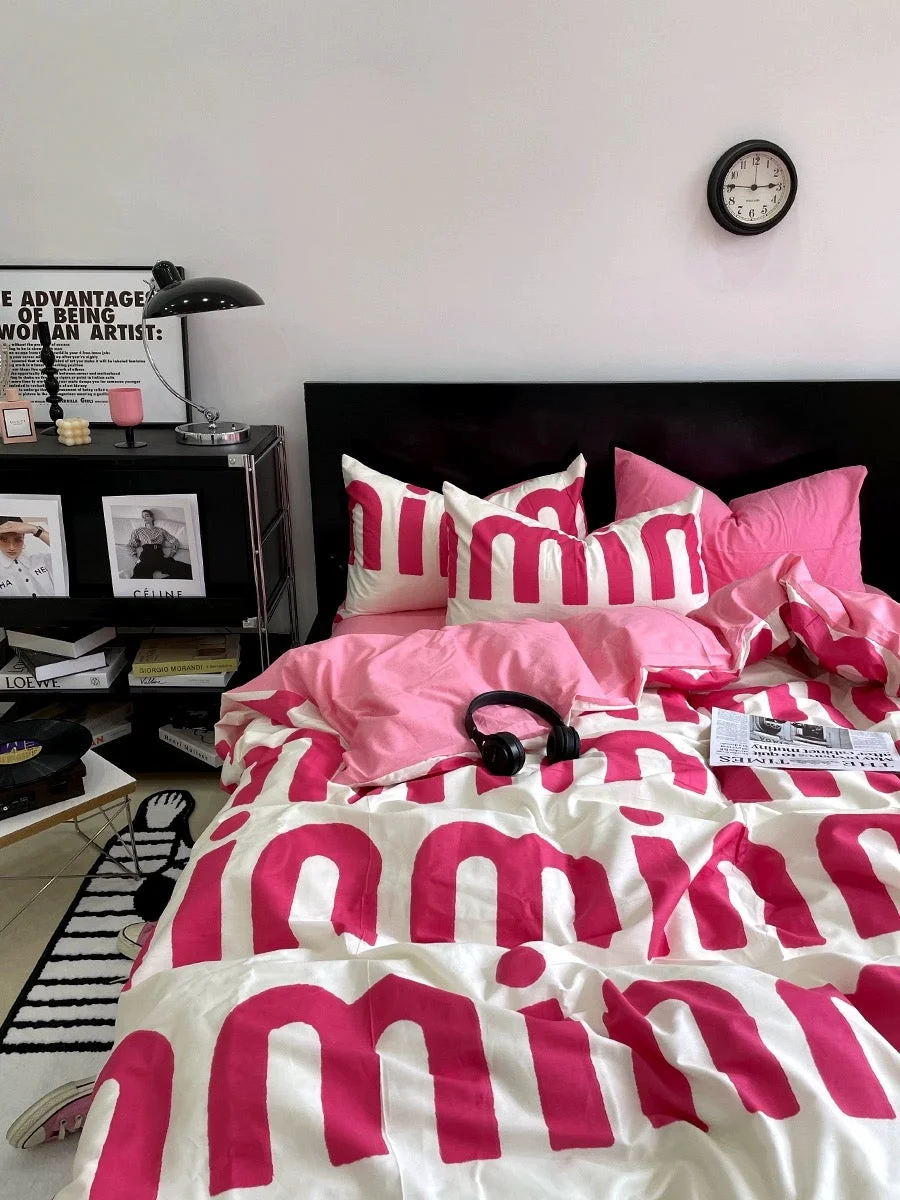 Fashionable Korean Pink Letter Bedding Set Eco-Friendly