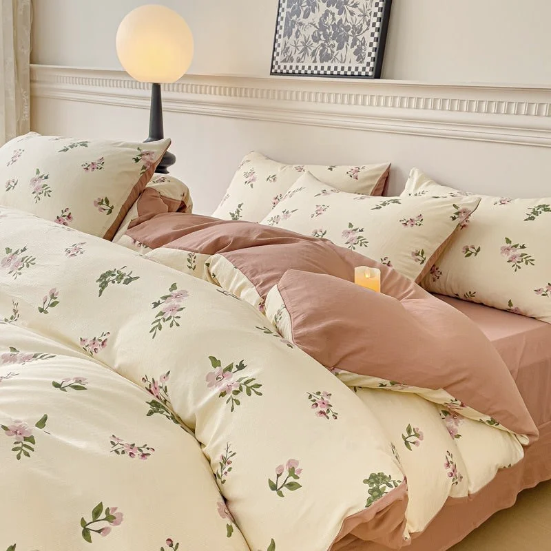 Soft Springtime Flowers Print Bedding Set Superior