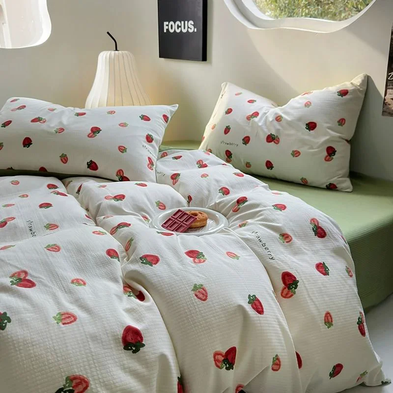 Efficient Cute Strawberry Print Bedding Set Expertly Made