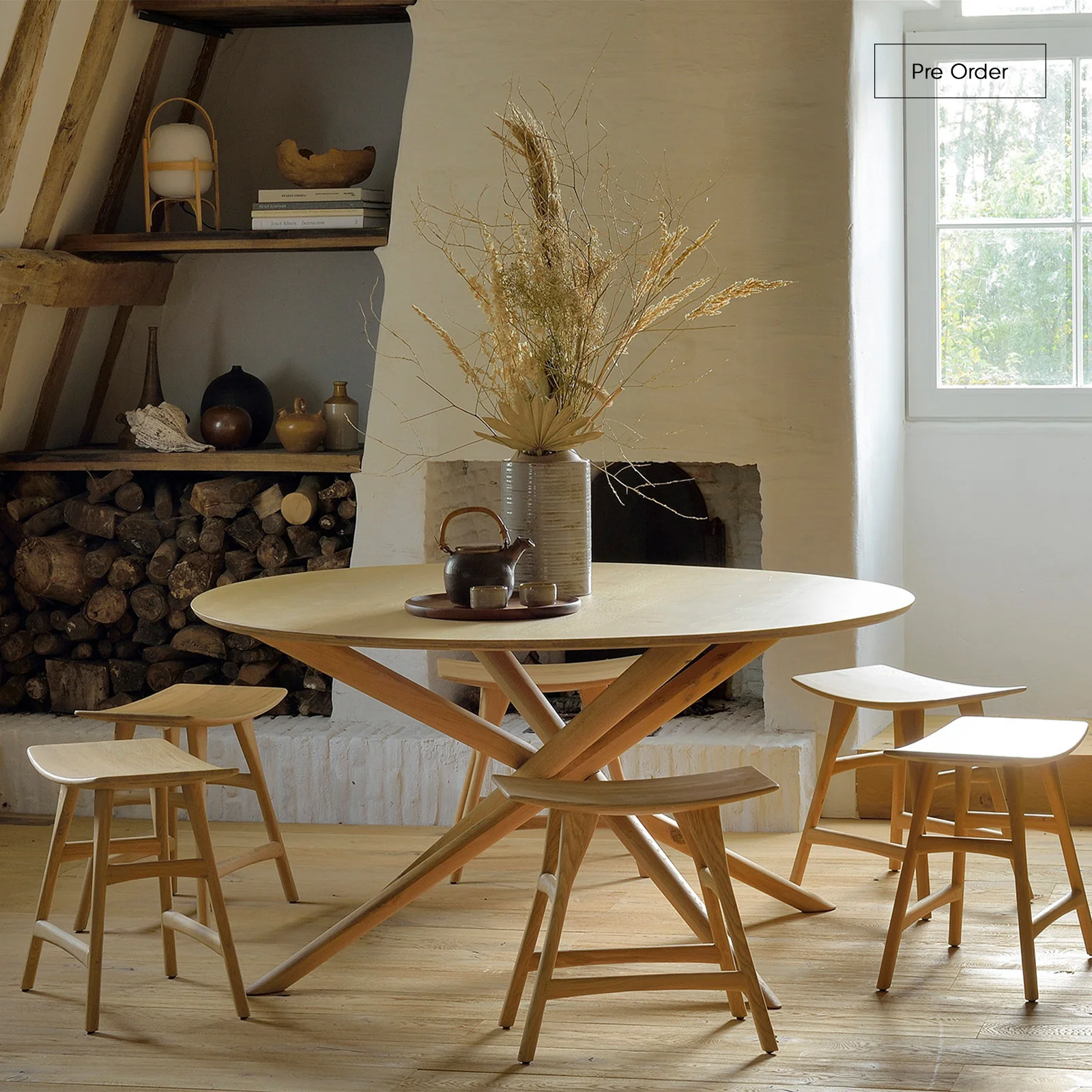 Comfortable Mikado Round Dining Table Oak High-End