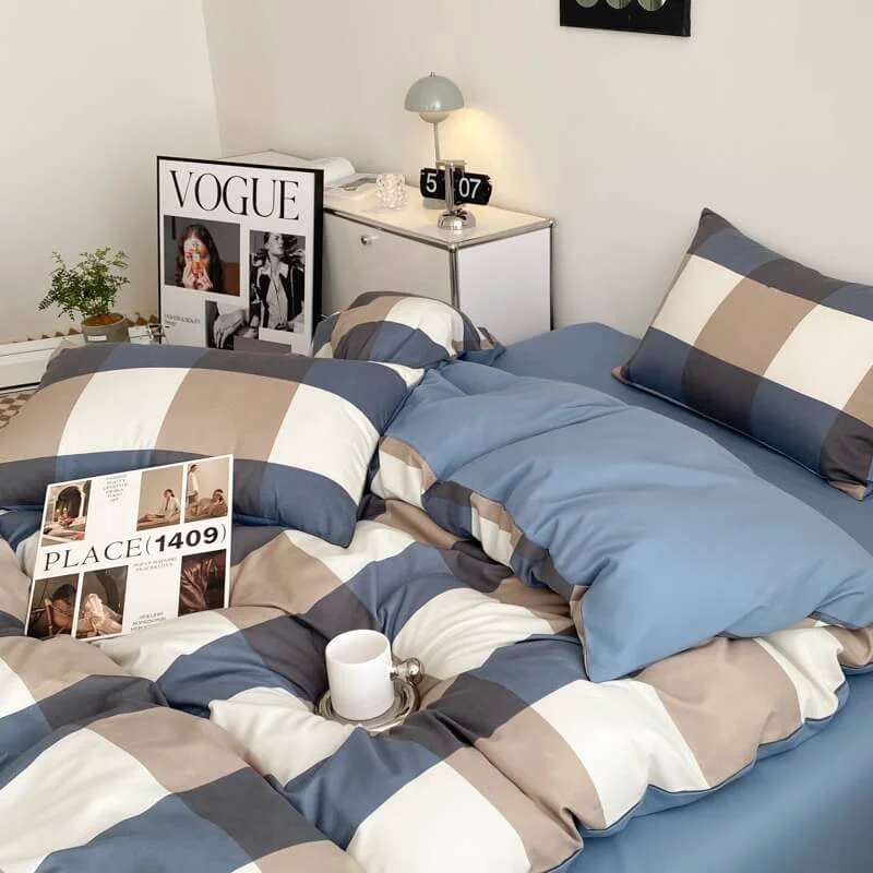World-Class Large Plaid Print Bedding Set Versatile