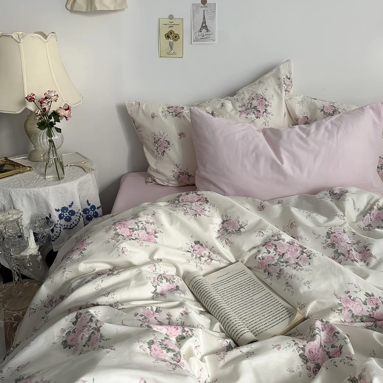 Traditional Coquette Pink Blooming Roses Bedding Set Durable