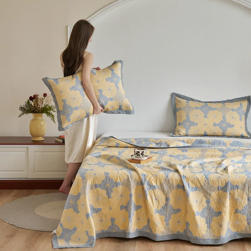 Exceptional Pure Cotton Gauze Pastoral Lotus Leaf Quilt Luxury