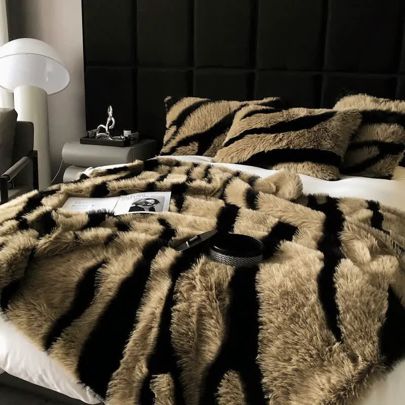 First-Class Modern Zebra Print Faux Fur Blanket Recyclable
