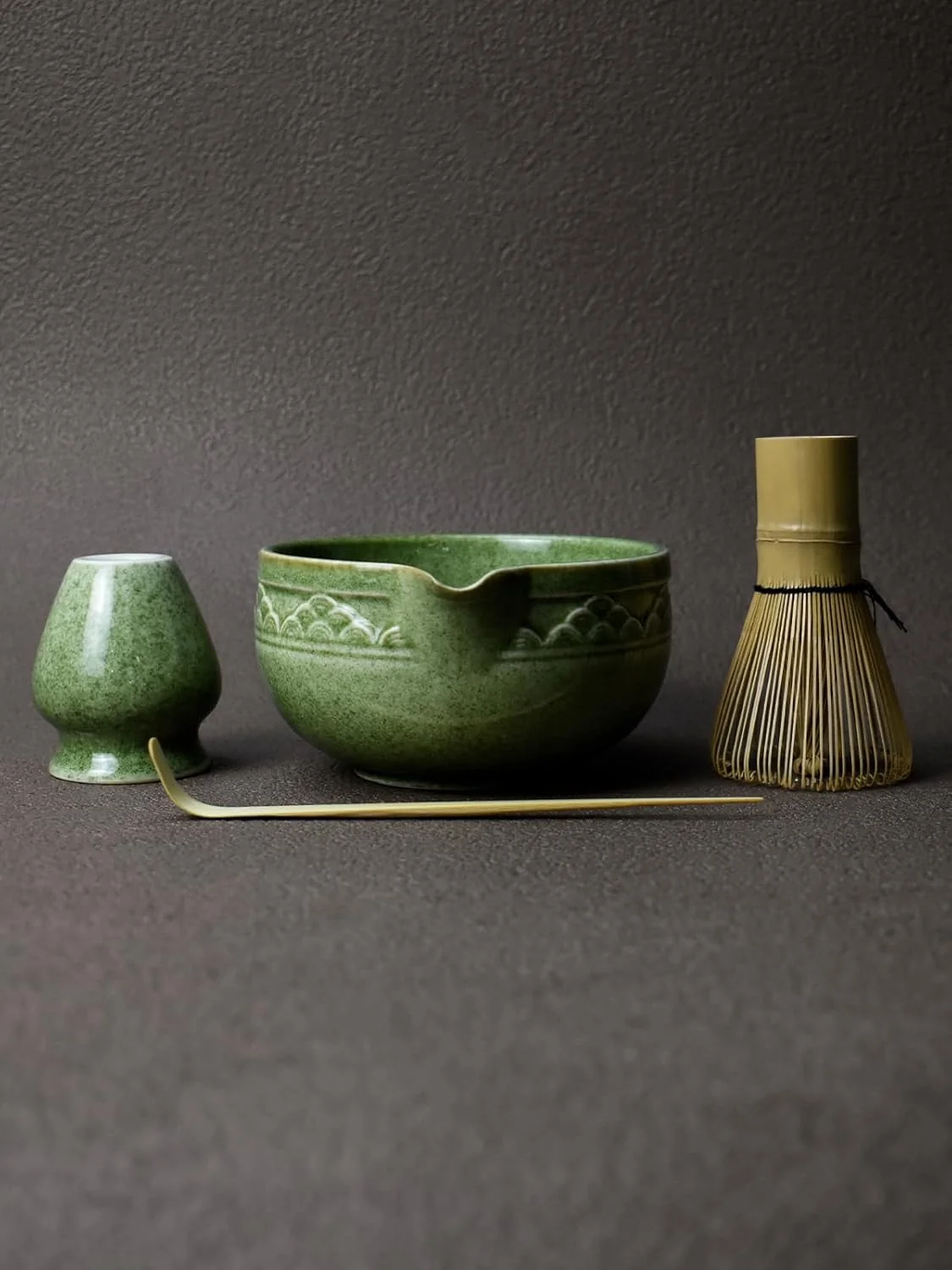 Minimalist Artcome Matcha Tea Set with Pouring Spout – Green Ceramic Matcha Bowl Bamboo Whisk Whisk Holder Fine Crafted