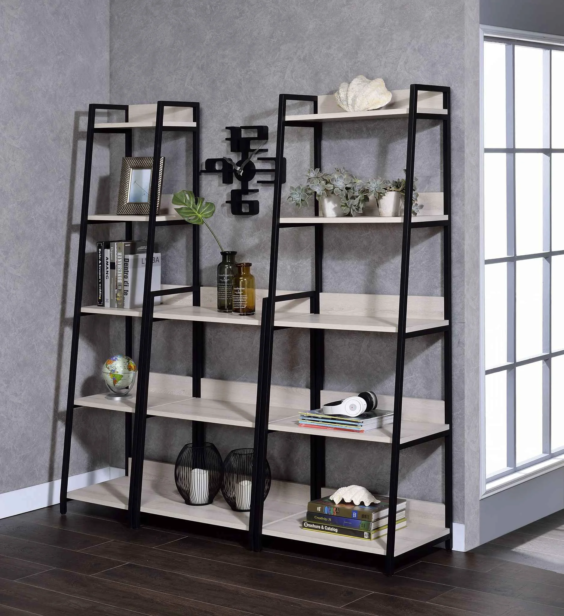 Sustainable Wendral – 16 L Bookshelf – Natural Black Smooth