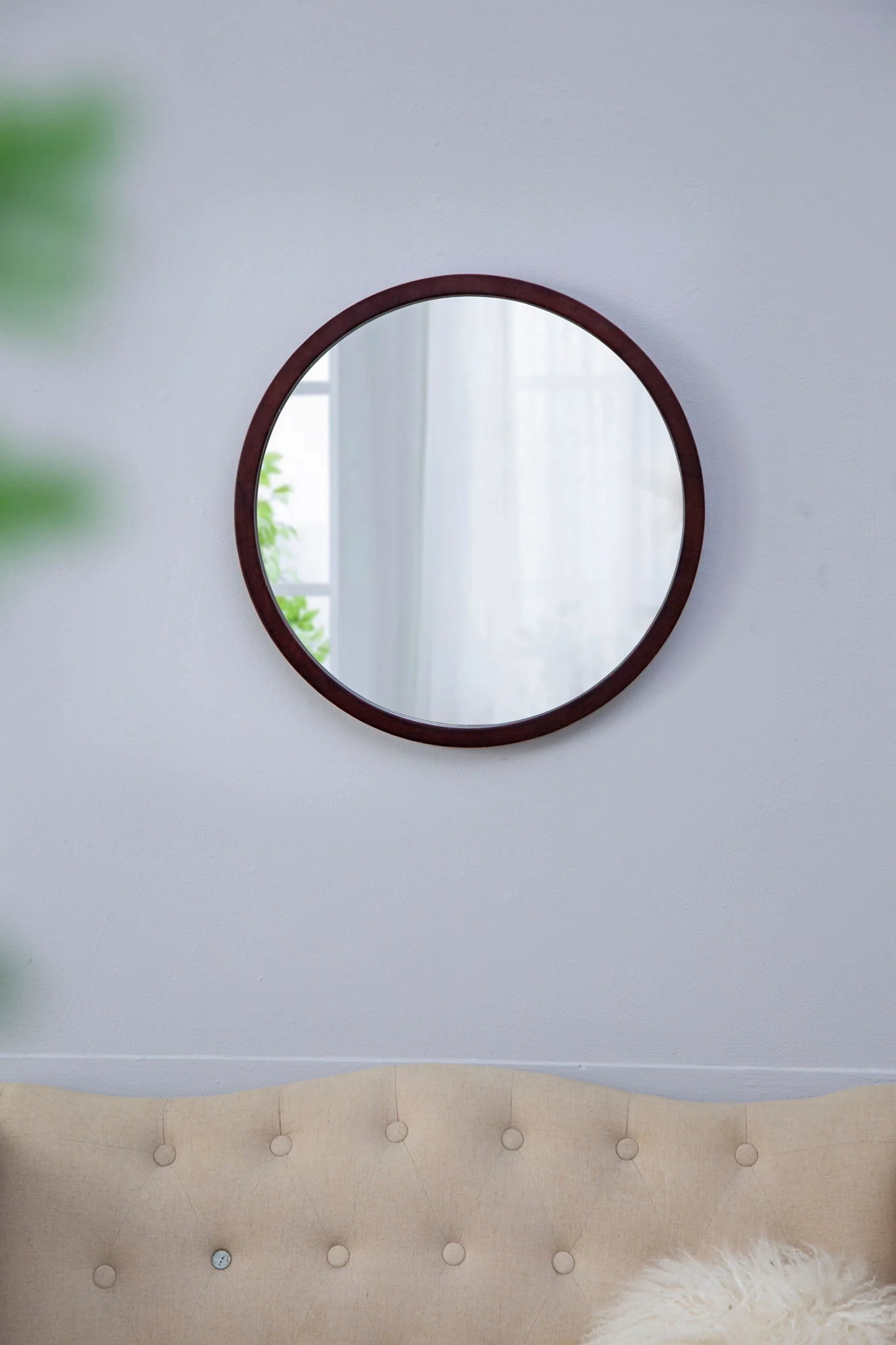 Stylish Circle Wall Mirror With Wooden Frame for Living Room Exceptional