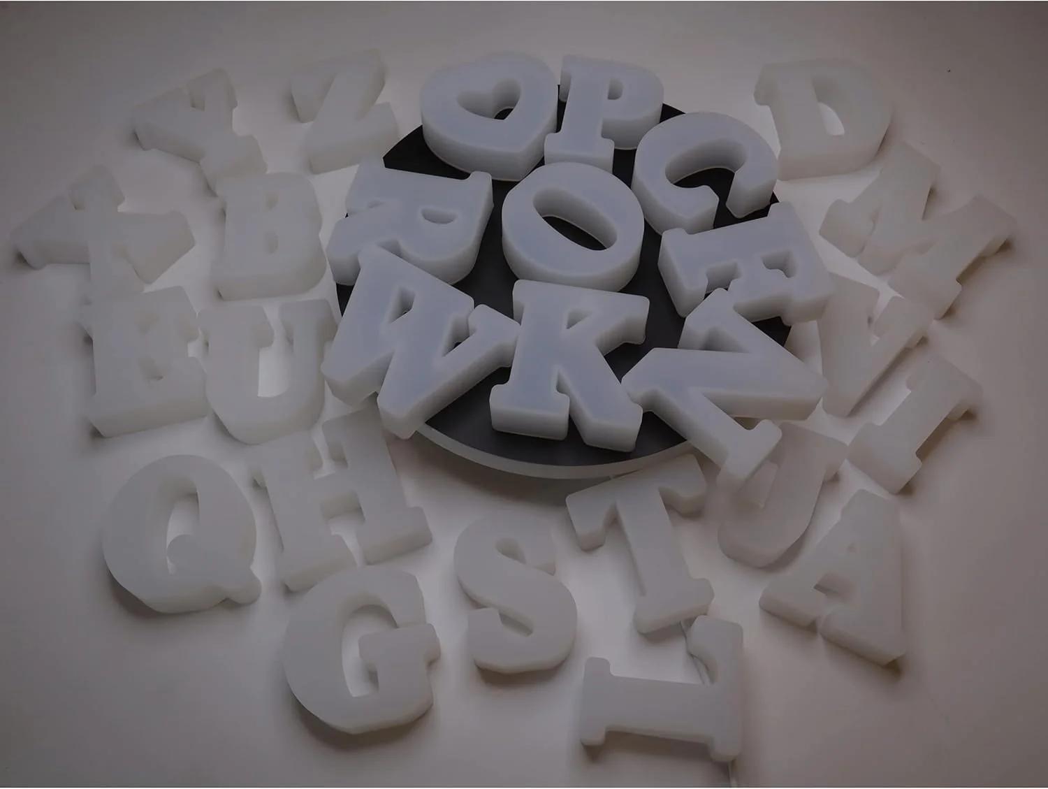 Stylish Esedage 2.5 Inch 26 Pack English Alphabet Silicone Mold for Resin Casting – Capital Letter Mold Secure