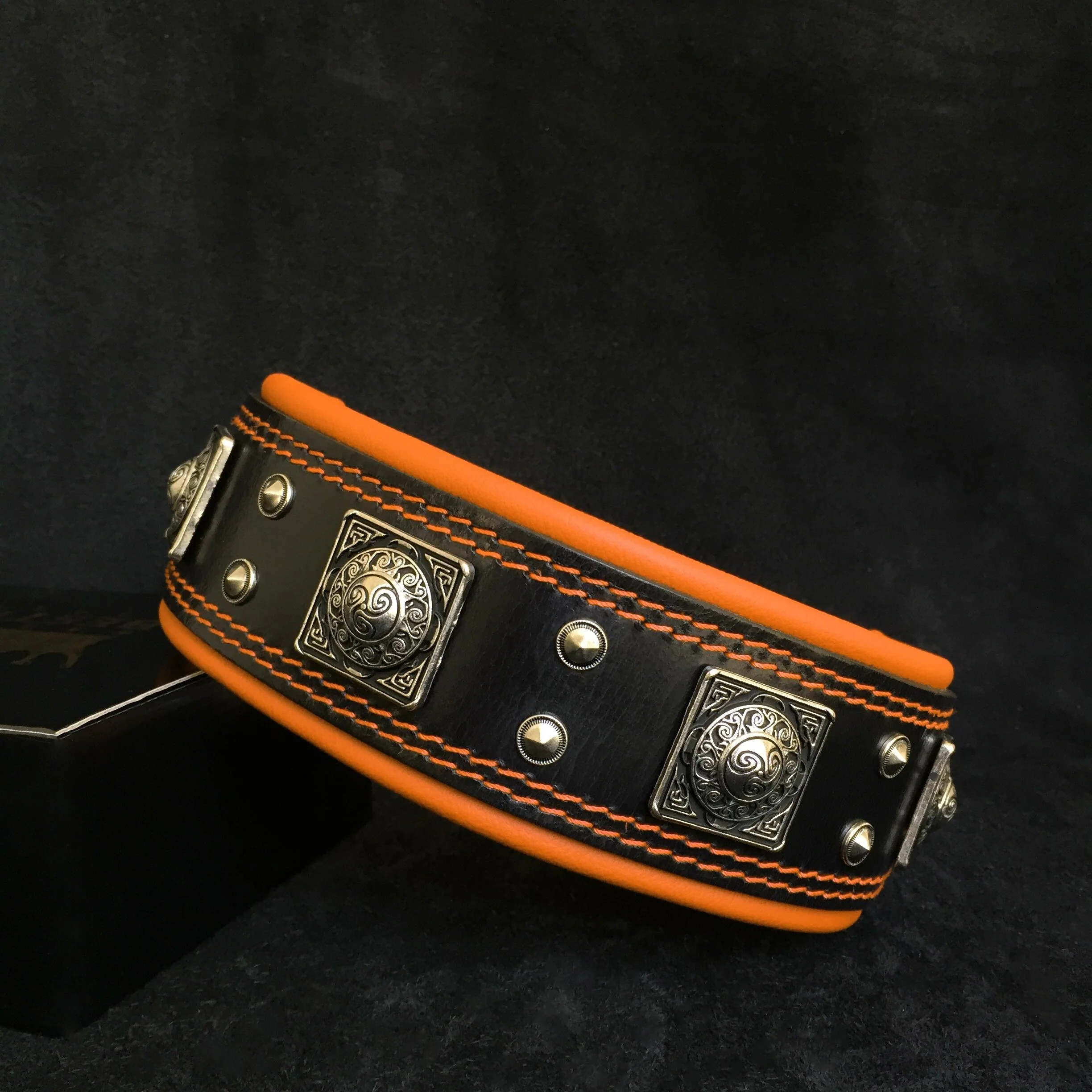 Innovative The Eros collar 2.5 inch wide black orange Secure