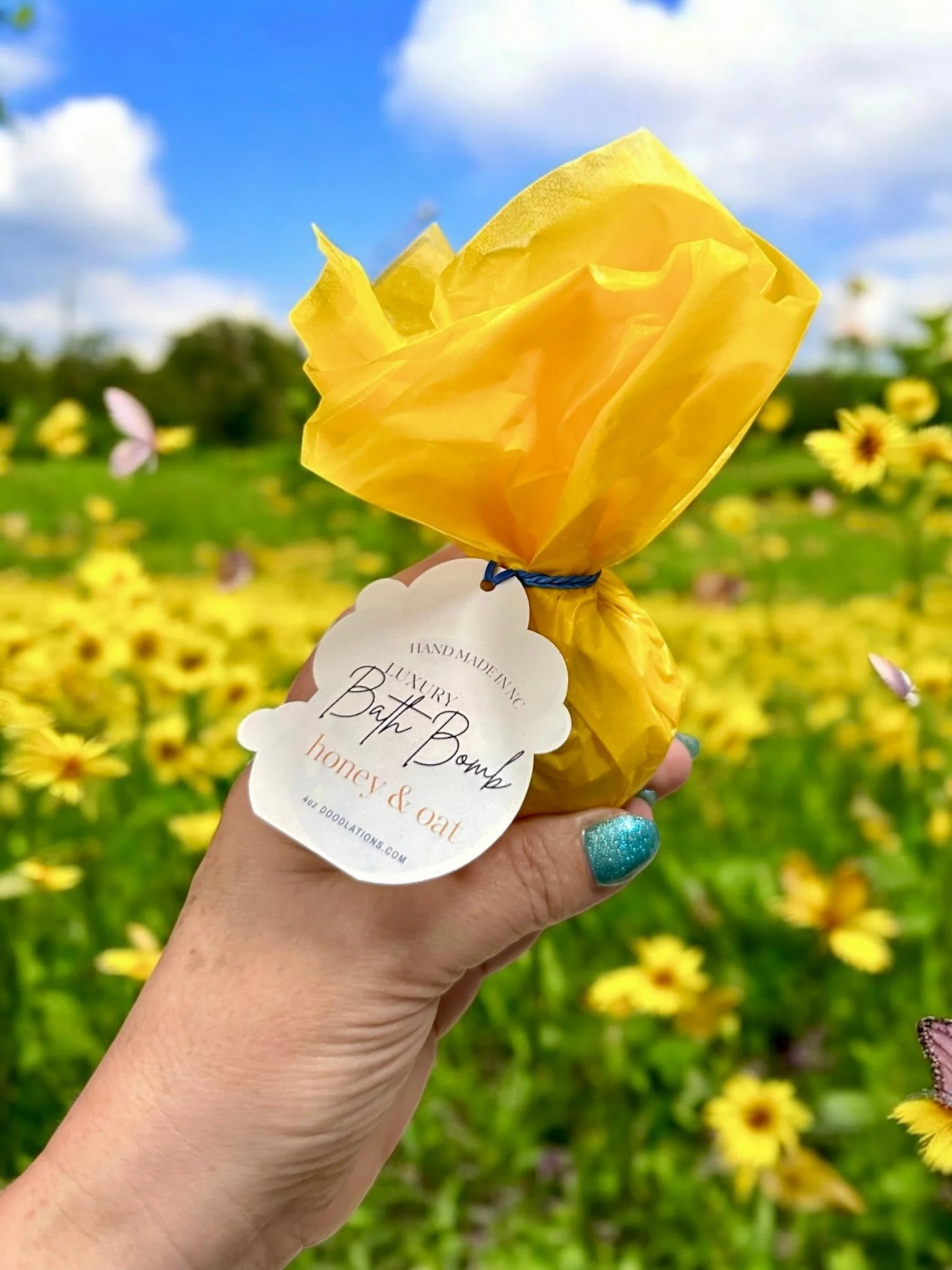 Healthy Honey Oat Bath Bomb Selected