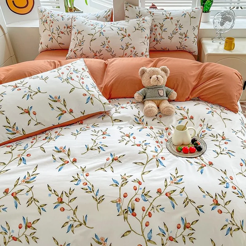Pure Vintage Red Berries Print Bedding Set Versatile
