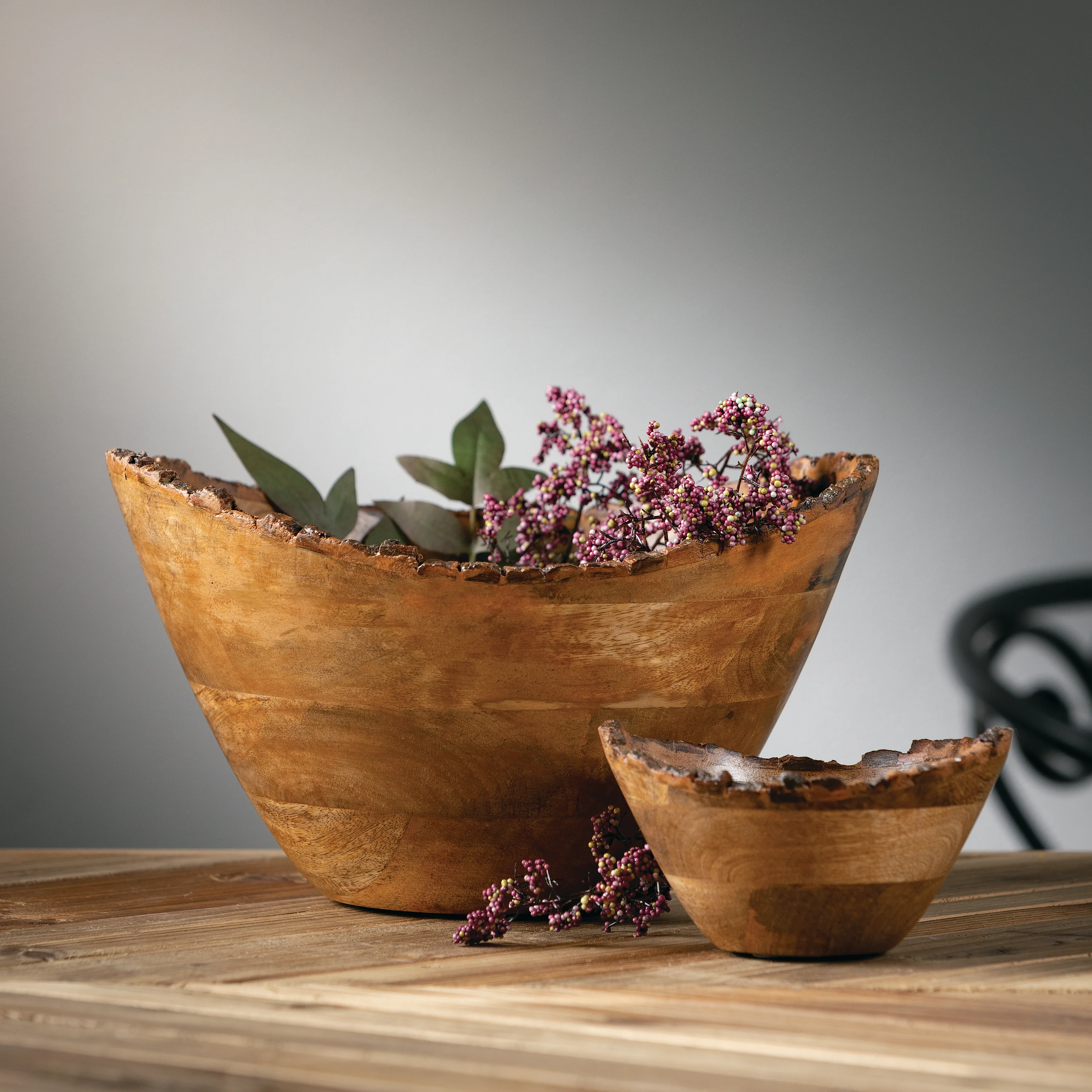 Sustainable Wooden Bowl Natural Bark Edge Luxury
