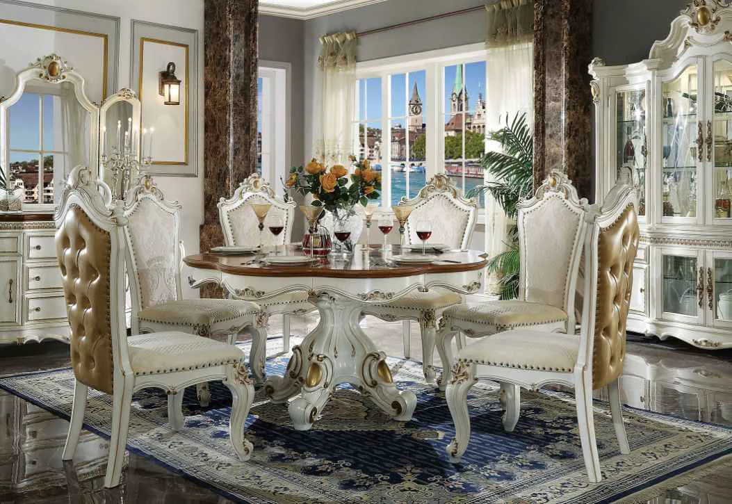 Relaxed Picardy – Dining Table – Antique Pearl Cherry Oak Refined