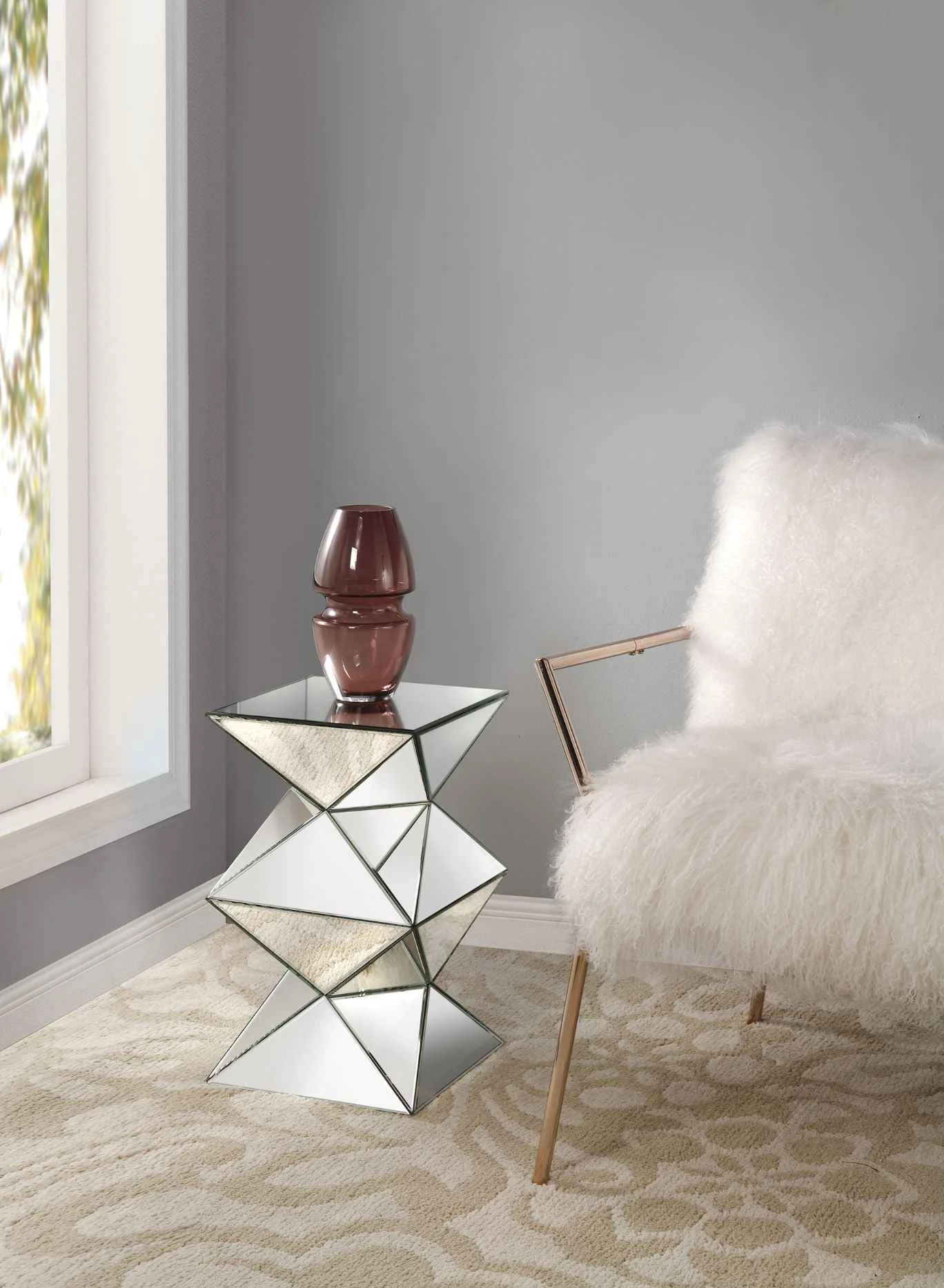 Soft Dominic – 20 H Pedestal Stand – Mirrored Easy-to-Use